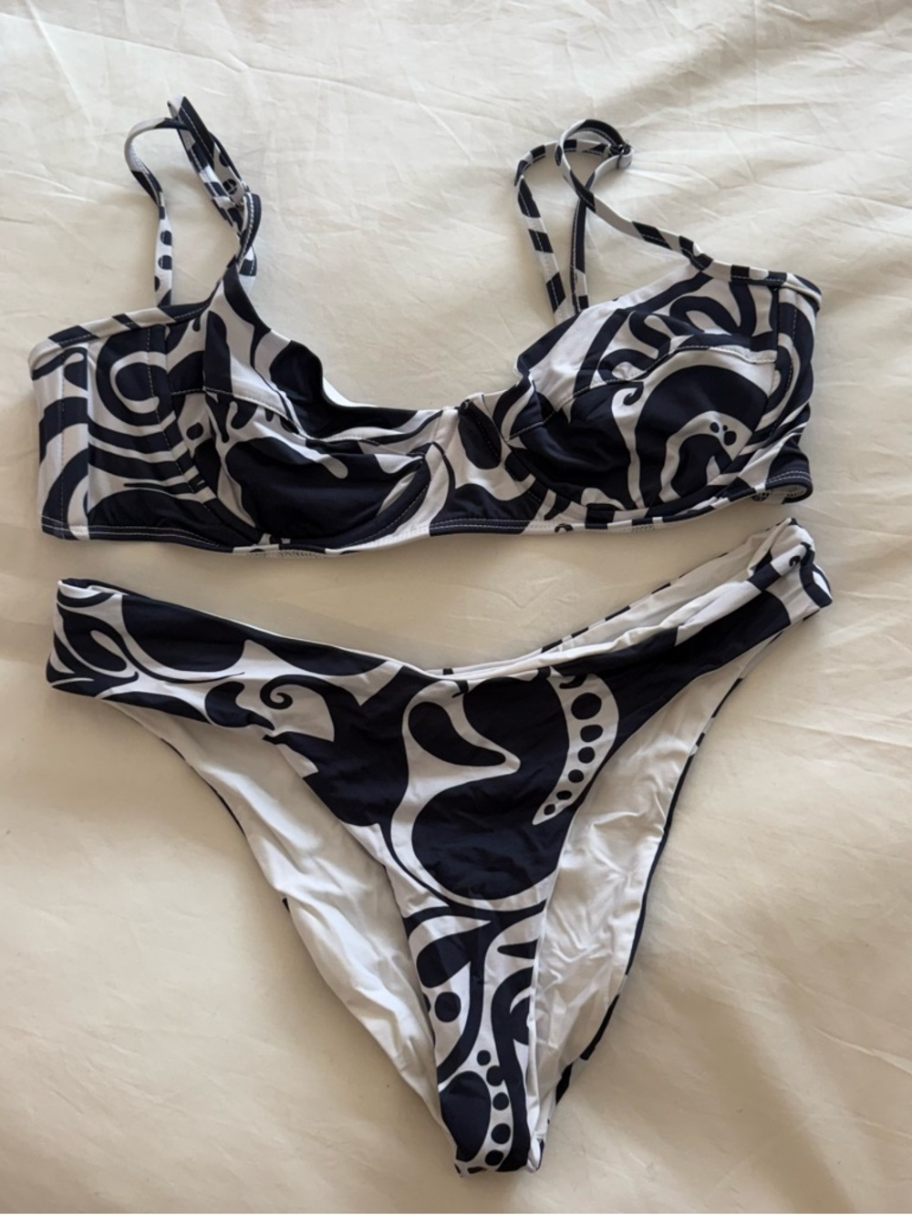 Mara Hoffman Lua Printed Navy & White Underwire Bikini Set - Picture 3 of 6
